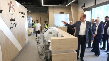 وزير الاقتصاد الرقمي يتفقد مشاريع مراكز الخدمات الحكومية الشاملة وزير الاقتصاد الرقمي يتفقد مشاريع مراكز الخدمات الحكومية الشاملة