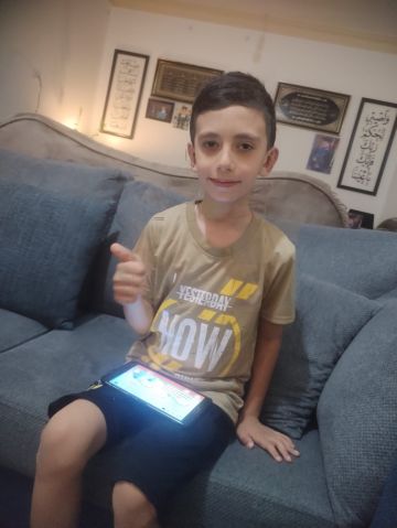 الطفل يوسف الدلق يطفئ شمعته السابعة .