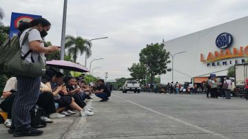 تحذير من تسونامي بعد زلزال بقوة 7.6 درجة قبالة سواحل جنوب الفلبين تحذير من تسونامي بعد زلزال بقوة 7.6 درجة قبالة سواحل جنوب الفلبين