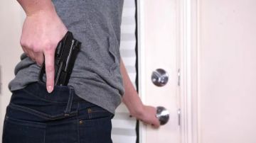 مسدس مزيف يشعل أزمة حقيقية في تركيا مسدس مزيف يشعل أزمة حقيقية في تركيا