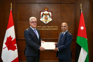 الخارجية تتسلم نسخة من أوراق اعتماد السفير الكندي