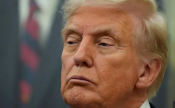 ترامب يأمر بنشر 300 جندي من الحرس الوطني في شيكاغو ترامب يأمر بنشر 300 جندي من الحرس الوطني في شيكاغو