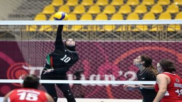 منتخب السيدات يهزم السعودية بثلاثية نظيفة في غرب آسيا منتخب السيدات يهزم السعودية بثلاثية نظيفة في غرب آسيا