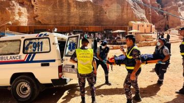 تمرين وهمي في البترا لرفع جاهزية التعامل مع السيول والطوارئ تمرين وهمي في البترا لرفع جاهزية التعامل مع السيول والطوارئ