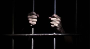 إيران تصدر أحكاما بالسجن بحق فرنسيين اثنين بتهم التجسس لصالح الاحتلال