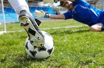 لاعب ريال مدريد السابق يتعرض لجلطة دماغية لاعب ريال مدريد السابق يتعرض لجلطة دماغية