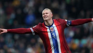 هالاند يغادر معسكر النرويج بعد ثلاثية تاريخية