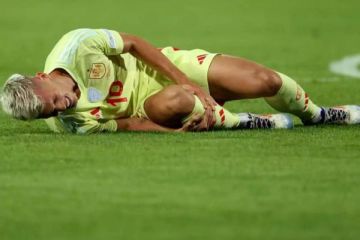 إصابة أولمو مع المنتخب تهدد مشاركته في الكلاسيكو المقبل