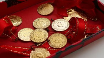 ارتفاع الطلب على الليرات الذهبية لغايات الادخار والاستثمار