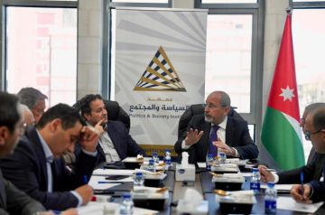 الصفدي يناقش في معهد السياسة والمجتمع الموقف الأردني من تطورات غزة الصفدي يناقش في معهد السياسة والمجتمع الموقف الأردني من تطورات غزة