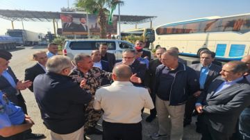اللجنة الوزارية تتابع ميدانيا واقع مركز حدود جابر وتبحث مخطط تطويره اللجنة الوزارية تتابع ميدانيا واقع مركز حدود جابر وتبحث مخطط تطويره