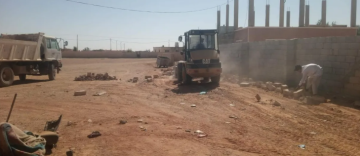 بلدية الجفر تزيل حظائر الأغنام داخل الأحياء السكنية