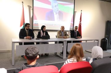 جامعة الشرق الأوسط تبث خطاب العرش السامي وتناقش دلالاته الوطنية والسياسية بين طلبتها