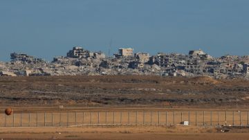 أكسيوس: إسرائيل تسمح بدخول فريق مصري إلى غزة للمساعدة بالبحث عن جثث المحتجزين أكسيوس: إسرائيل تسمح بدخول فريق مصري إلى غزة للمساعدة بالبحث عن جثث المحتجزين