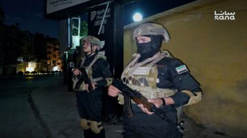 وزير الدفاع السوري يعلن عن وقف شامل لإطلاق النار مع الأكراد وزير الدفاع السوري يعلن عن وقف شامل لإطلاق النار مع الأكراد