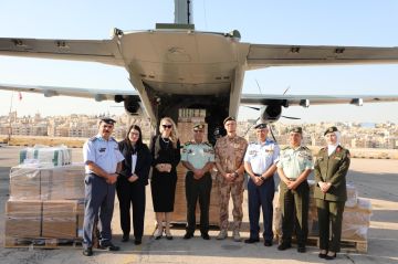 القوات المسلحة تتسلم مساعدات طبية تشيكية لغزة القوات المسلحة تتسلم مساعدات طبية تشيكية لغزة