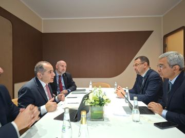 وزير الاستثمار يعقد سلسلة لقاءات مع شركات عالمية في الرياض وزير الاستثمار يعقد سلسلة لقاءات مع شركات عالمية في الرياض