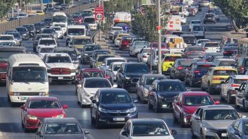 حادث سير يتسبب بأزمة مرورية على طريق إربد عمان حادث سير يتسبب بأزمة مرورية على طريق إربد عمان