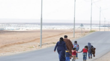 لاجئون سوريون يؤجلون عودتهم من الأردن حتى انقضاء الشتاء لاجئون سوريون يؤجلون عودتهم من الأردن حتى انقضاء الشتاء