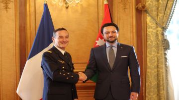 ولي العهد يلتقي رئيس أركان الجيش الفرنسي ولي العهد يلتقي رئيس أركان الجيش الفرنسي