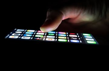 نهاية الخصوصية والحرية.. الاتحاد الأوروبي يناقش قانونا لمسح الرسائل الشخصية على الهواتف نهاية الخصوصية والحرية.. الاتحاد الأوروبي يناقش قانونا لمسح الرسائل الشخصية على الهواتف