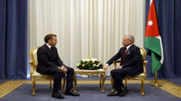 الملك يلتقي قادة دول في قمة شرم الشيخ الملك يلتقي قادة دول في قمة شرم الشيخ