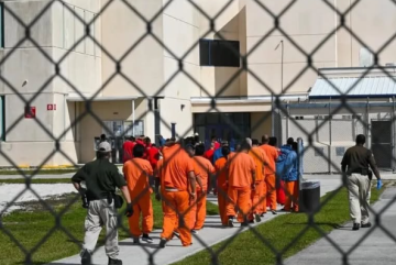 نتيجة توقف القلب...وفاة مواطن أردني في مركز احتجاز الهجرة بفلوريدا