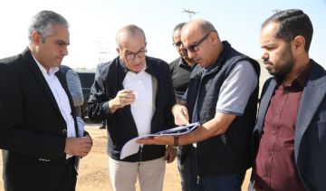 وزير الأشغال يتفقد مشروع ساحات الشحن في مركز جابر الحدودي وزير الأشغال يتفقد مشروع ساحات الشحن في مركز جابر الحدودي