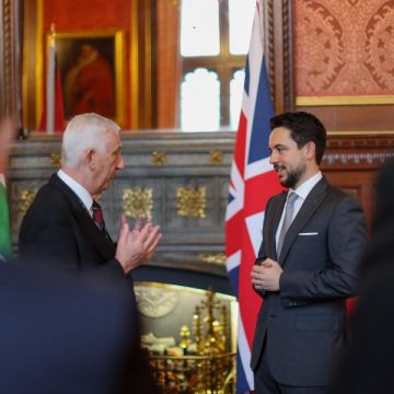ولي العهد يلتقي رئيس مجلس العموم البريطاني في لندن