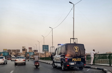 فيديو صادم.. أم مصرية تعذب طفليها ببوحشية فيديو صادم.. أم مصرية تعذب طفليها ببوحشية