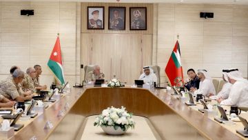 رئيس هيئة الأركان يستقبل وفدا إماراتيا