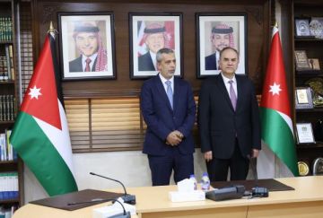 45 محاميا يؤدون اليمين القانونية أمام وزير العدل 45 محاميا يؤدون اليمين القانونية أمام وزير العدل