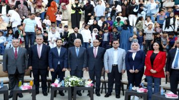 العيسوي يرعى انطلاق مبادرة شاشة أمل الإنسانية للأطفال العيسوي يرعى انطلاق مبادرة شاشة أمل الإنسانية للأطفال