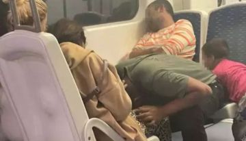 صورة صادمة في مترو تركيا تشعل مواقع التواصل.. ما القصة؟