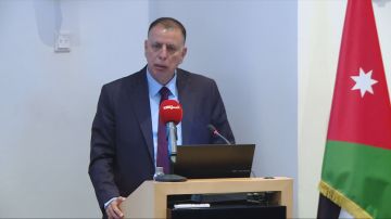 وزير الداخلية يرعى احتفال اليوم العالمي للحد من مخاطر الكوارث وزير الداخلية يرعى احتفال اليوم العالمي للحد من مخاطر الكوارث