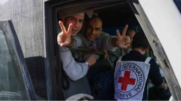 وصول 154 أسيرا فلسطينيا محررا إلى مصر