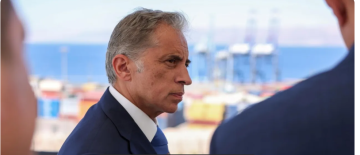 أردني يوجه طلبا غريبا لجعفر حسان حول جنون العظمة