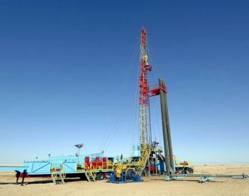 الأردن يخطو بثبات نحو الاكتفاء الذاتي من الغاز عبر مشروع تطوير حقل الريشة الأردن يخطو بثبات نحو الاكتفاء الذاتي من الغاز عبر مشروع تطوير حقل الريشة