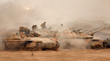 دبابات ومدفعية الاحتلال تطلق النار شرق مدينتي غزة وخان يونس دبابات ومدفعية الاحتلال تطلق النار شرق مدينتي غزة وخان يونس