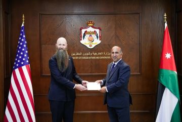 الأردن يتسلم أوراق اعتماد السفير الأميركي الأردن يتسلم أوراق اعتماد السفير الأميركي