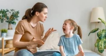 5 نصائح للأم تساعدها على التحكم فى انفعالاتها مع بداية الدراسة