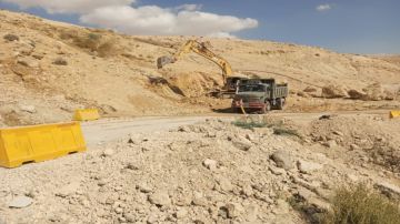 الأشغال تغلق طريق الموجب بين مادبا والكرك 3 أسابيع لاستكمال معالجة الانزلاق الأرضي الأشغال تغلق طريق الموجب بين مادبا والكرك 3 أسابيع لاستكمال معالجة الانزلاق الأرضي
