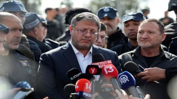 بن غفير يرحب بإعلان وقف المساعدات لقطاع غزة ويدعو لاستئناف الحرب بن غفير يرحب بإعلان وقف المساعدات لقطاع غزة ويدعو لاستئناف الحرب