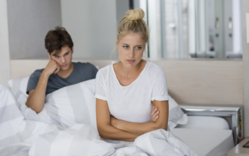 حل الخلافات قبل النوم.. حكمة شائعة أم خطأ قد يضر بالعلاقة الزوجية؟ حل الخلافات قبل النوم.. حكمة شائعة أم خطأ قد يضر بالعلاقة الزوجية؟