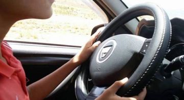 ضبط حدث يقود مركبة بسرعة جنونية ضبط حدث يقود مركبة بسرعة جنونية