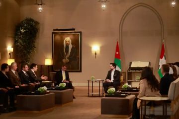 ولي العهد يلتقي الفائزين بجائزة الحسين للعمل التطوعي 2024 ويشيد بجهودهم