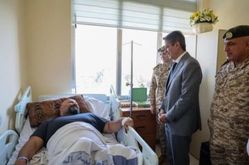 وزير الشباب يطمئن على البطل معتز الجنيدي في مدينة الحسين الطبية