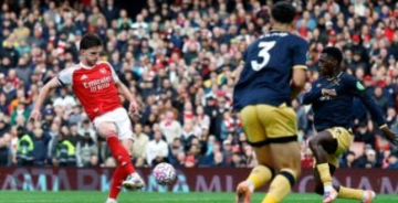 أرسنال يتصدر الدوري الإنجليزي مؤقتا بثنائية فى شباك وست هام أرسنال يتصدر الدوري الإنجليزي مؤقتا بثنائية فى شباك وست هام