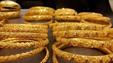 انخفاض أسعار الذهب محليا إلى 83.9 دينارا انخفاض أسعار الذهب محليا إلى 83.9 دينارا