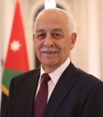 مندوبا عن الملك وولي العهد.. العيسوي يعزي آل العثمان